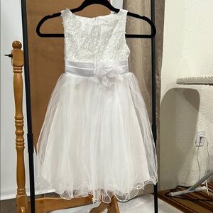 White Sleeveless Bridal Gown with Scoop Neck